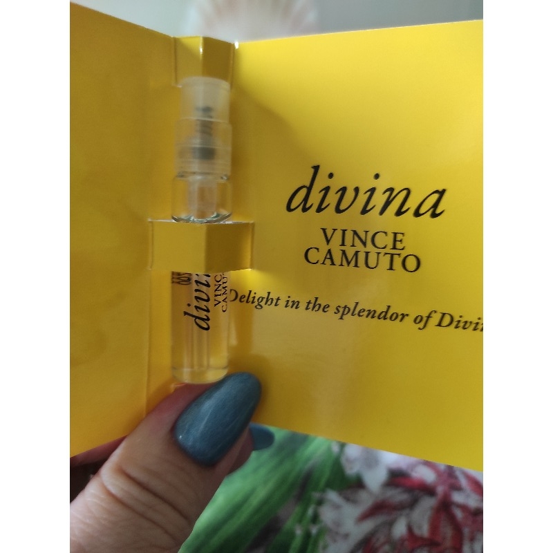 Divina extrait de parfum. Дивина Винсе Камуто Парфюм. Divina Vince Camuto духи. Духи Дивина Vince. Крем с экстрактом вина Дивина.