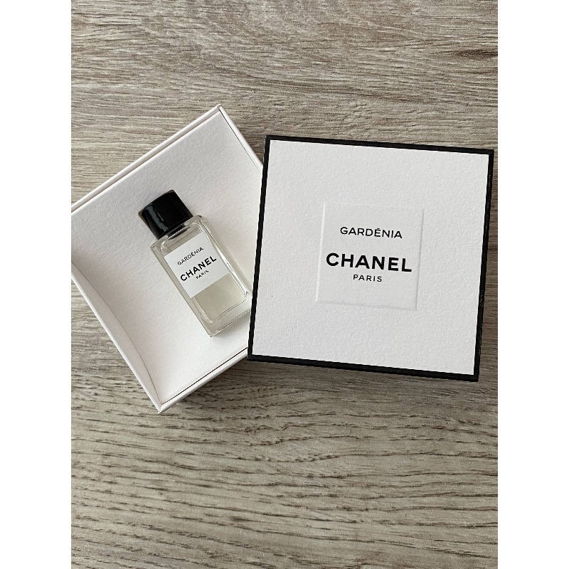 Chanel Gardenia - купить женские духи, цены от 600 р. за 1 мл