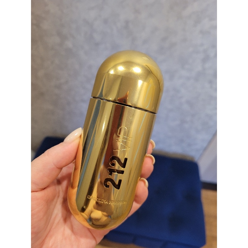 CAROLINA HERRERA 212 VIP - купить женские духи, цены от 280 р. за 2 мл