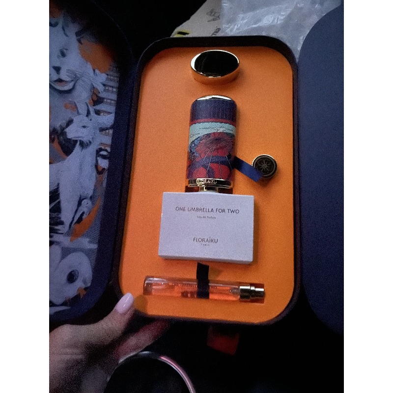 Floraiku One Umbrella for Two - купить духи, цены от 710 р. за 1 мл
