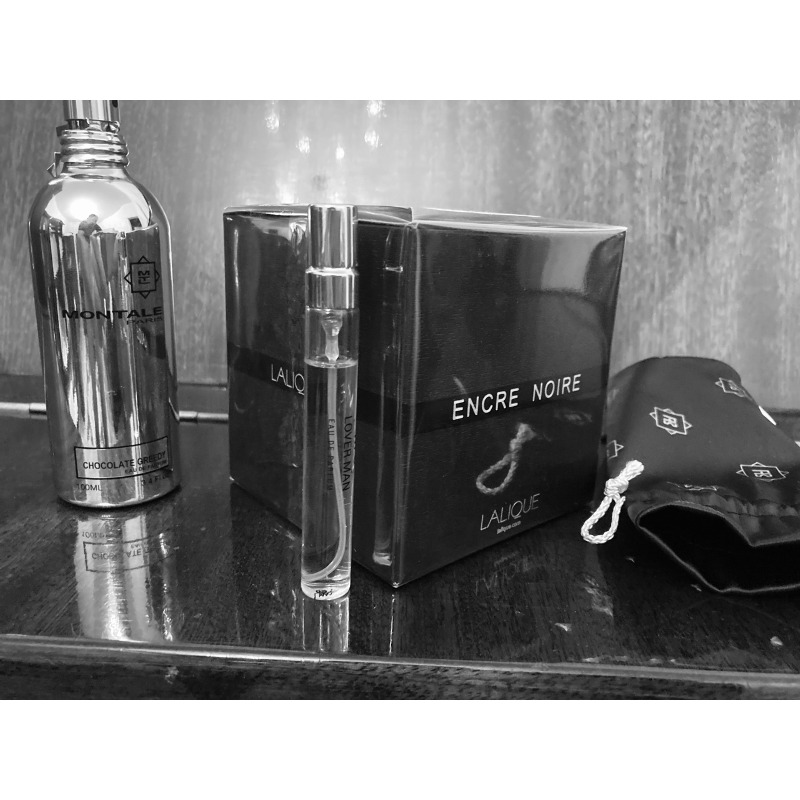 Lalique Encre Noire - купить мужские духи, цены от 190 р. за 2 мл