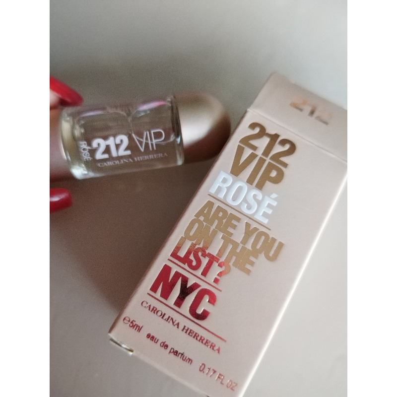 CAROLINA HERRERA 212 VIP Rose - купить женские духи, цены от 290 р. за 2 мл